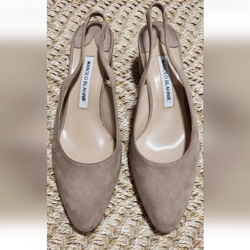 Manolo Blanik Allurasa 50 Beige Suede Slingback Block Heel EU 37